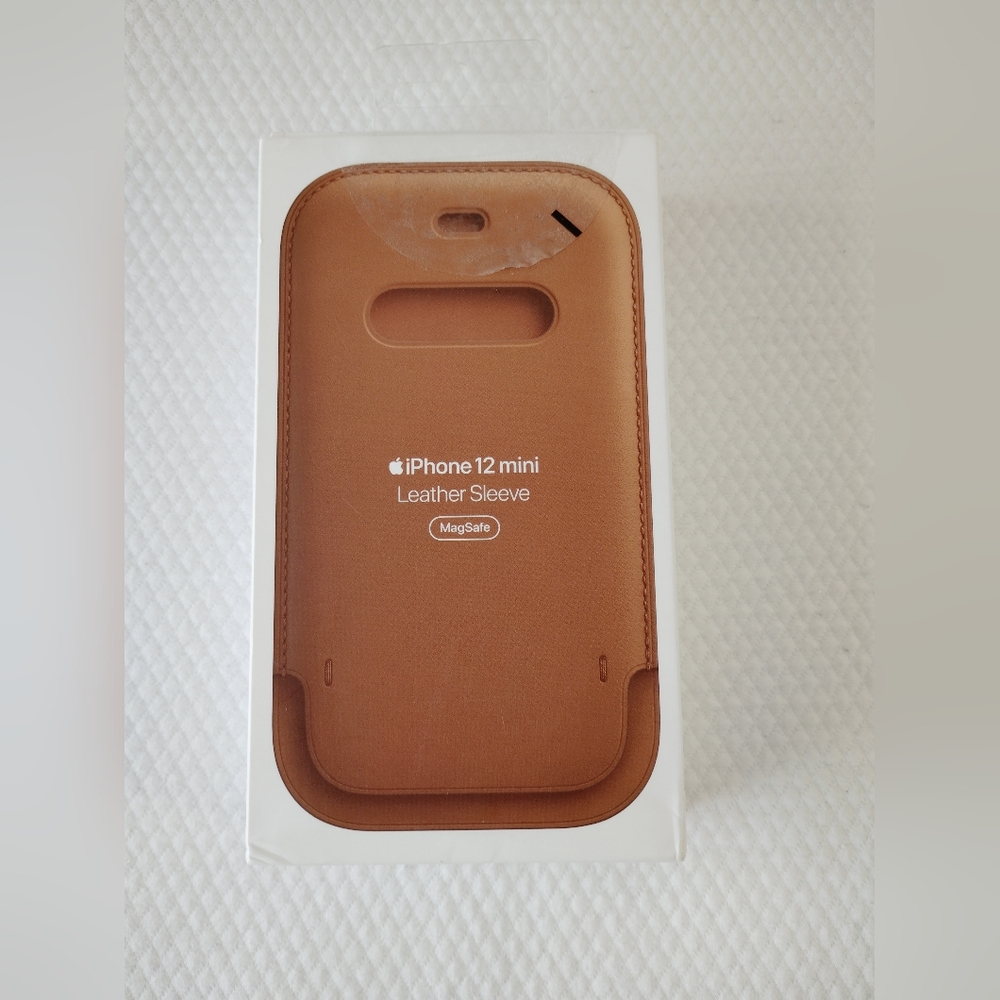 Apple Leather Sleeve Case with MagSafe Saddle Brown for the iPhone 12 Mini